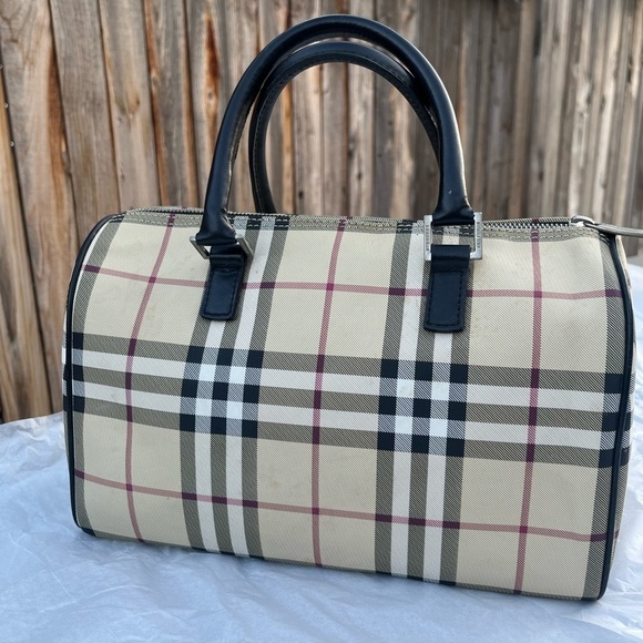Burberry Handbags - Burberry Crossbody Boston Bag